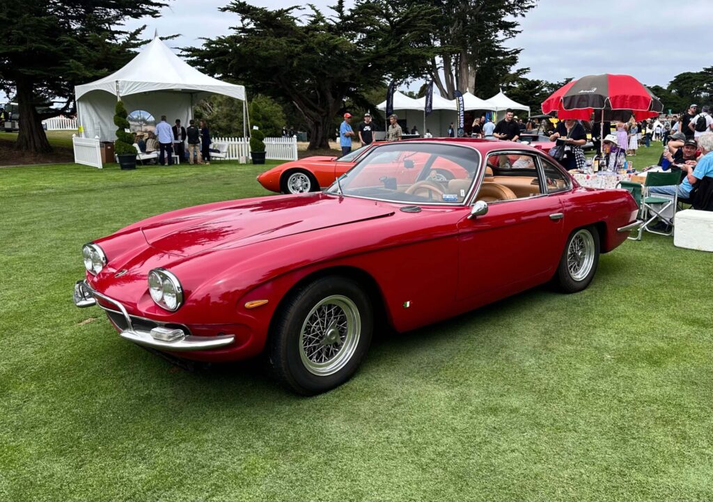 Voiture italienne rouge
